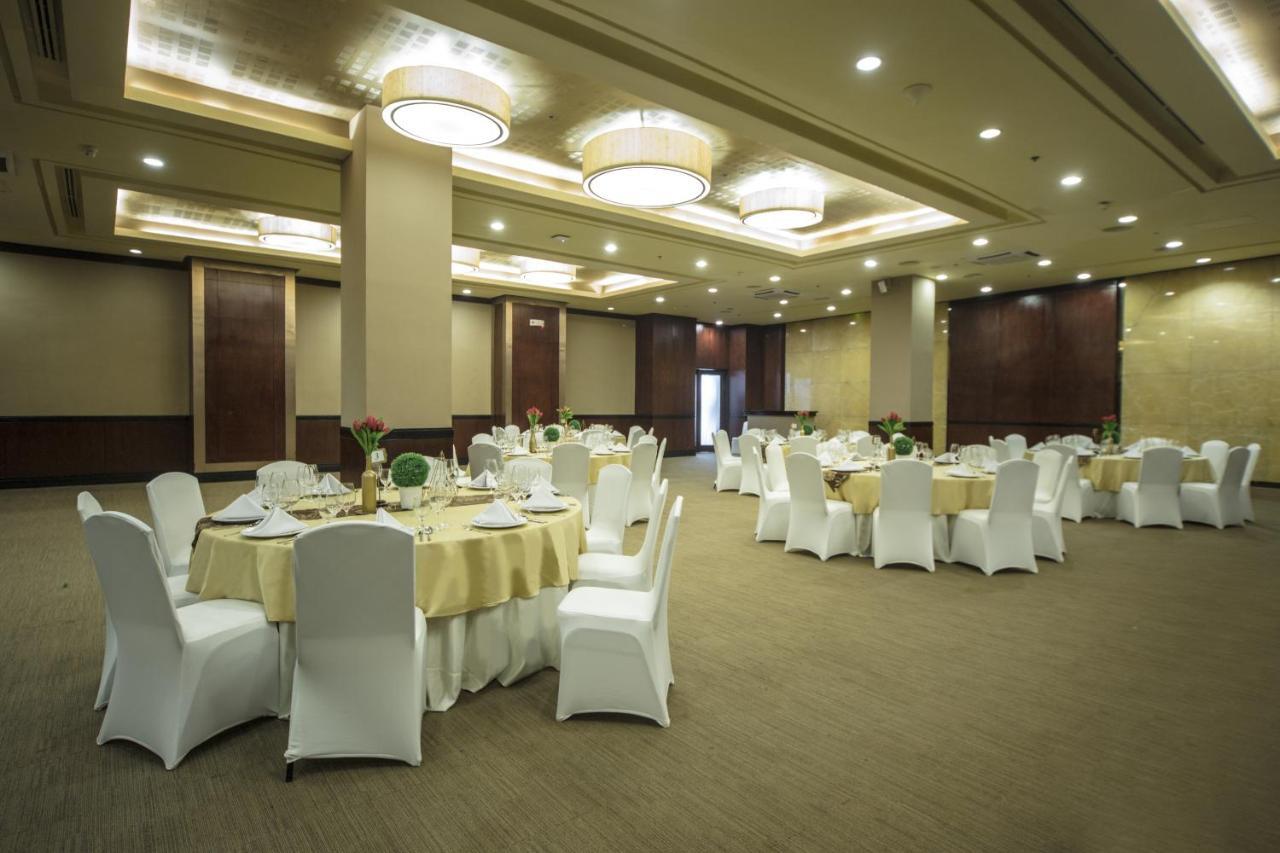 The Alpha Suites Makati City Exteriér fotografie